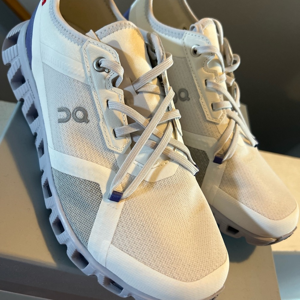 Super cute On Cloud running shoe😊
